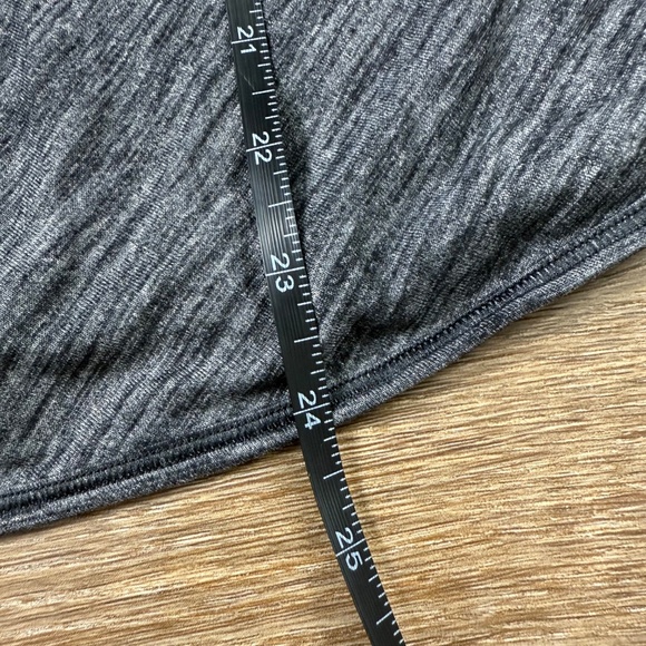 Lululemon Essential Tank Top Pleated Heathered Gray/Black Racerback Sz 2, Light - Picture 4 of 7